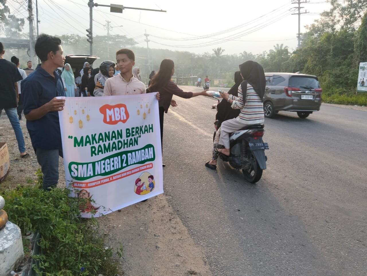 PEMBAGIAN TAKJIL DI BULAN RAMADHAN SMA NEGERI 2 RAMBAH 1447 H / 2026